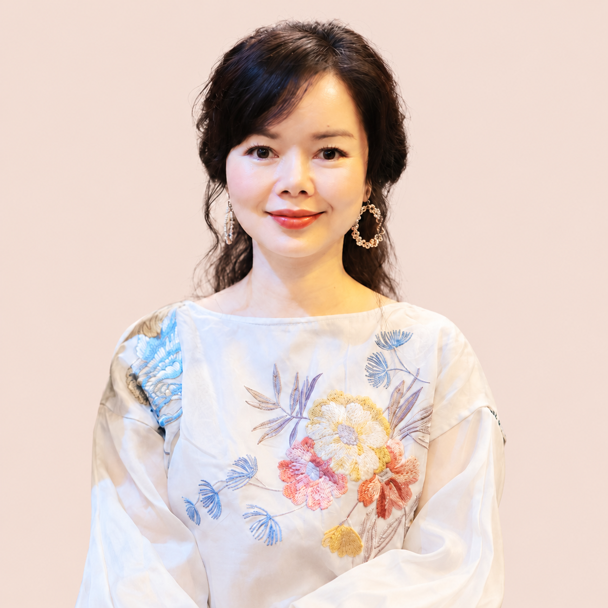 Chân dung Tống Liên Anh